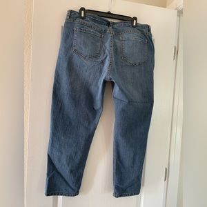 Vintage America- light wash jeans/ankle/capris Size 12- boyfriend style